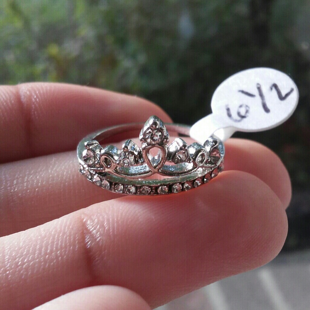 Crown ring